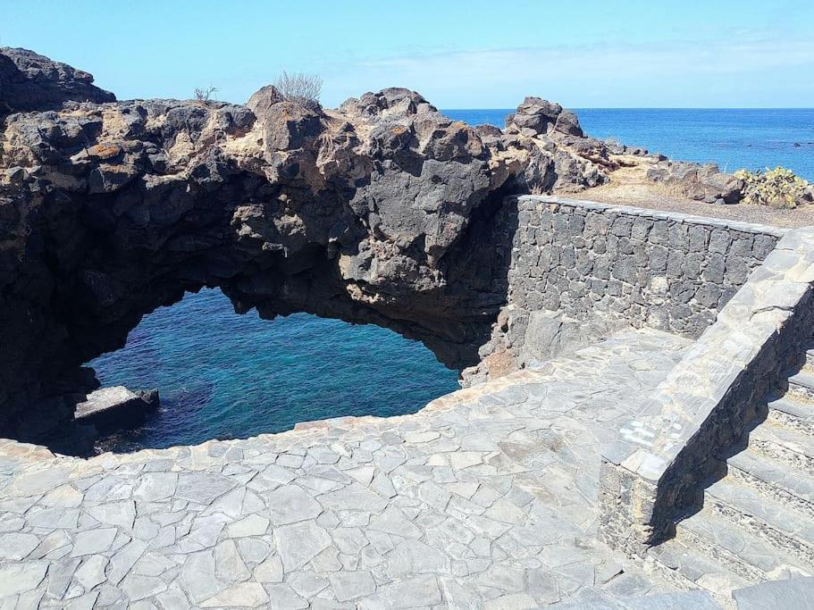 Buenas Olas Tenerife Costa Del Silencio Esterno foto